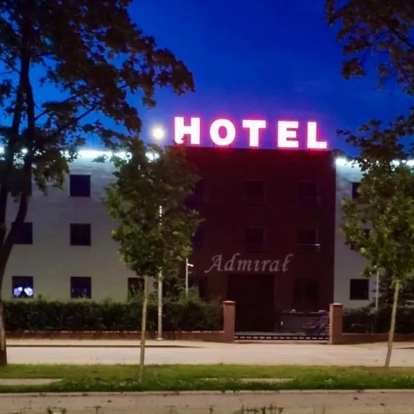 Hotel i Restauracja Admirał, hotel in Legnica