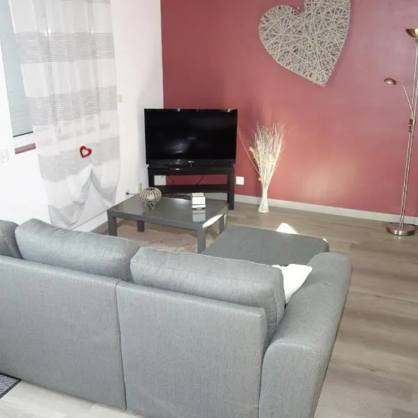 Home Bigarreaux, hotel in Le Mans