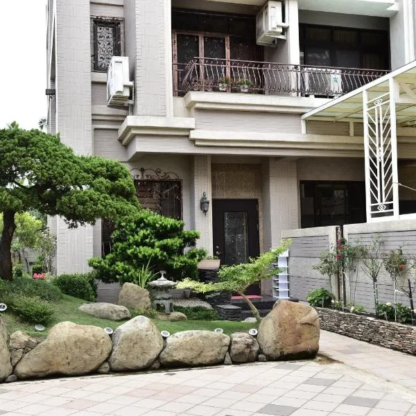 亨泰民宿2-8人包棟, hotel di Chaozhou