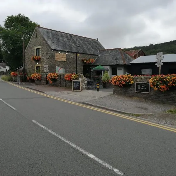 Sgwd Gwladys Lodge、Pont-Nedd-Fechanのホテル