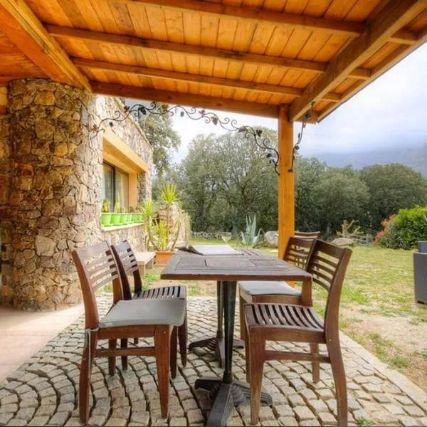 Appartement confortable à Moltifao, vue sur montagne, 50 m², hotel em Moltifao