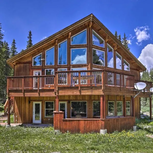 Pristine Breckenridge Home with Hot Tub and Mtn Views!, hotel in Fairplay