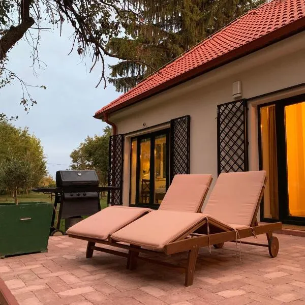 Luxury Cottage by Little Danube - Pista & Magduska, hotel v destinaci Čierna Voda