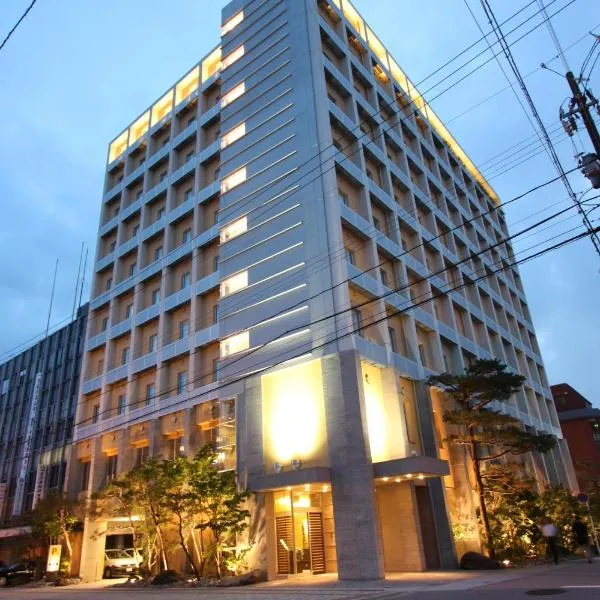 Uozu Manten Hotel Ekimae, hotel em Asahi