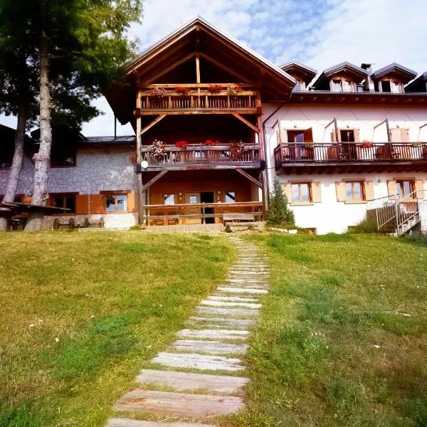 Rifugio Predaia Ai Todes'ci, hotel v destinácii Tres