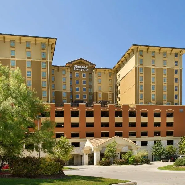 Drury Inn & Suites San Antonio Near La Cantera, hotel di Helotes