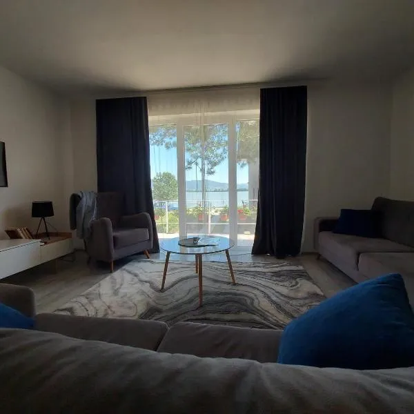 Fenix apartment & rooms, hotel v destinaci Vinci