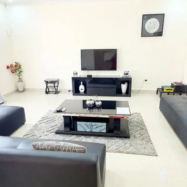 Artem Apartments - Apartment 1, khách sạn ở Kitwe