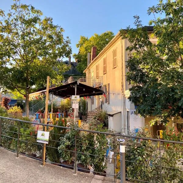 Abelha Hôtel Le France โรงแรมในJugeals-Nazareth