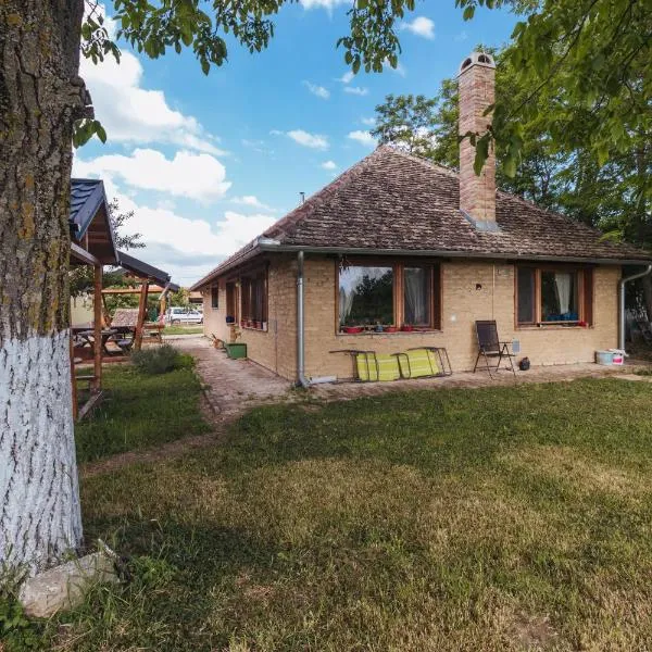 Sobe Kod Baje - Baranjska Kuća, hotel din Karanac