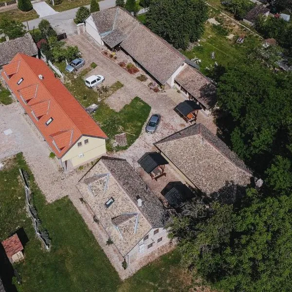 Sobe Kod Baje - Baranjska Kuća, hotel en Beli Manastir