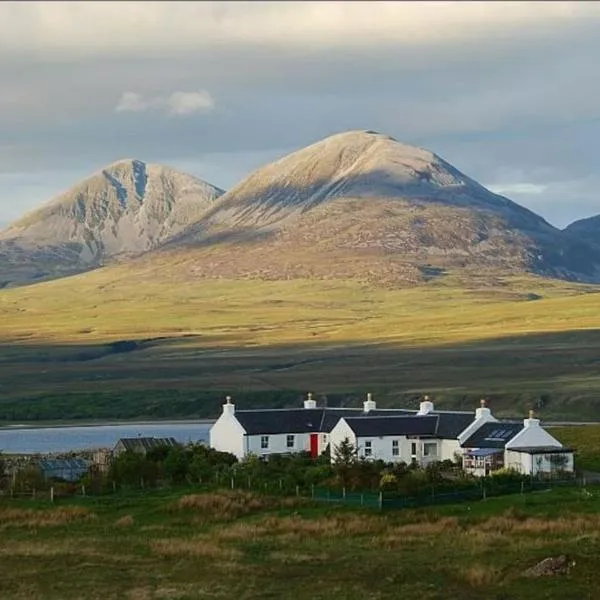 Charming quirky coastal Cottage Port Ellen, hotel in Port Ellen