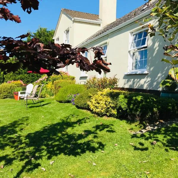 Hillcrest farmhouse Bed & Breakfast, hotel en Foxford