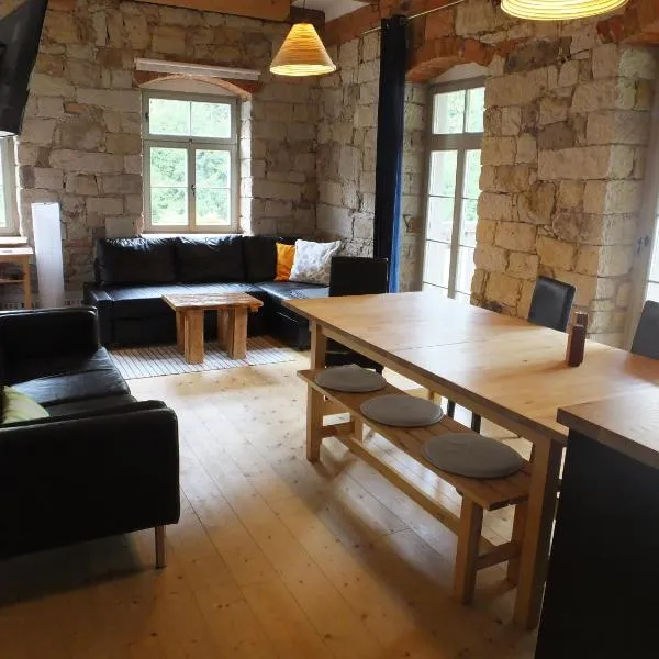 "Meisterstube" - Hammergut Neidberg, hotel en Bielatal