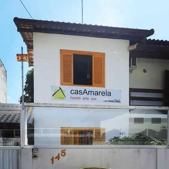 Hostel casa amarela, hotel in Barra de São João