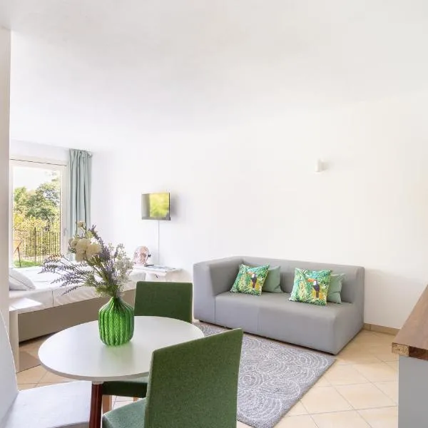 Como Lake Nest - Studio with garden, hotel v mestu Tremezzo