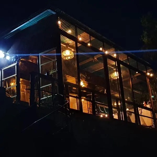 Cabaña Cielo y Luna, hotel a Santo Tomás