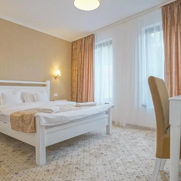 Monarch House, hotel in Braşov