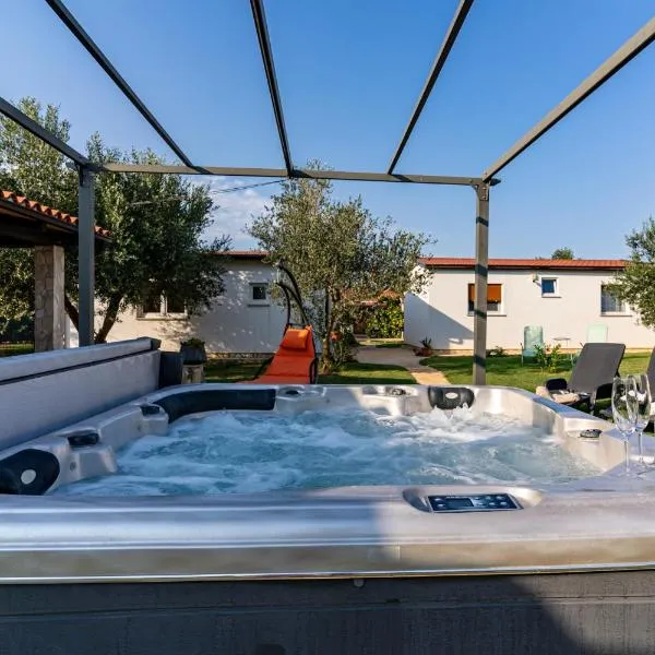 Holiday Home Kerniat, hotel v destinaci Pula