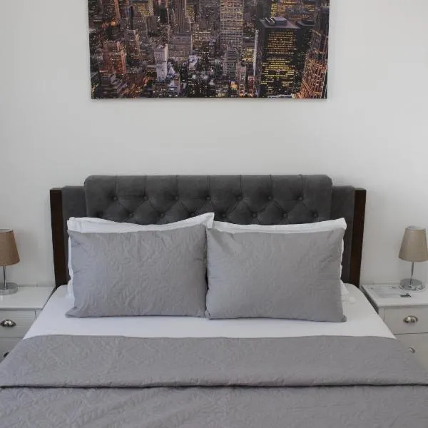 Luxury City Center Apartment - Bucharest Railways Station, hotel in Bucharest