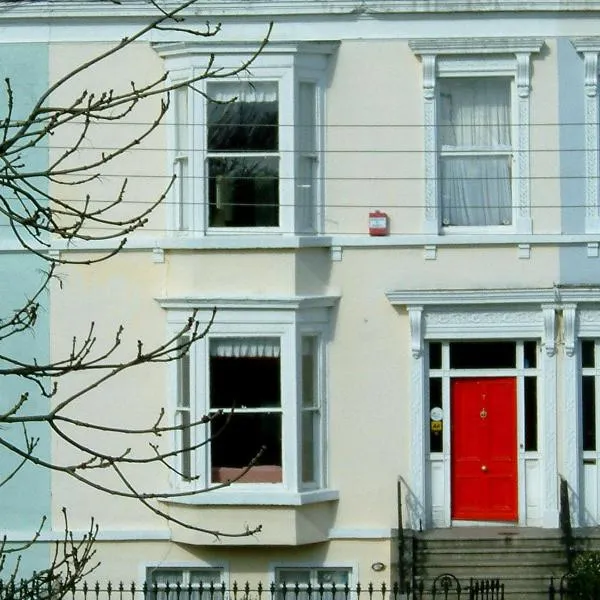 Claremont House, hótel í Dun Laoghaire