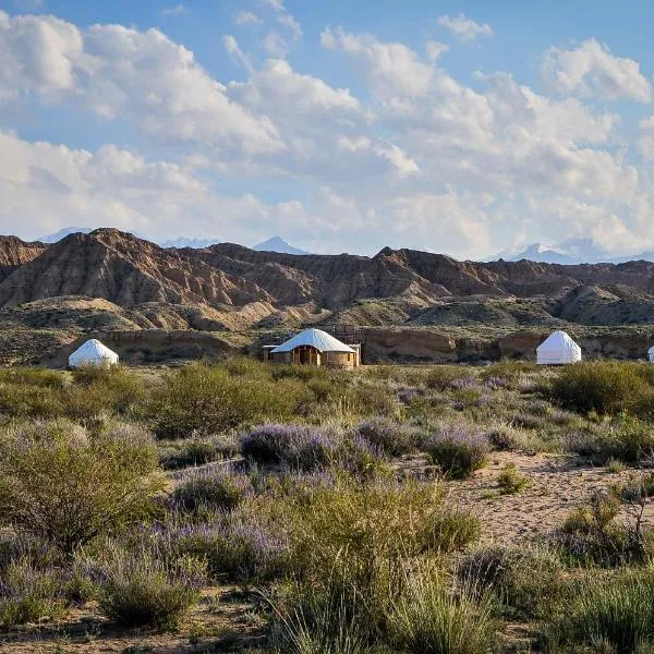 Feel Nomad Yurt Camp, hotel in Këk-Say