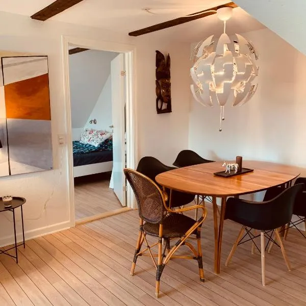 Hyggelig 1.sals lejlighed i Varde midtby., khách sạn ở Varde
