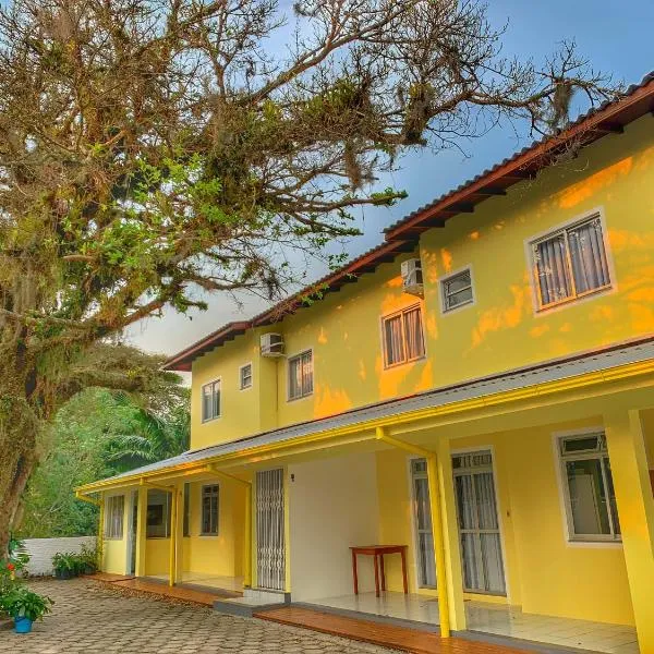 Pousada Figueira, hotel in Guarda do Embaú