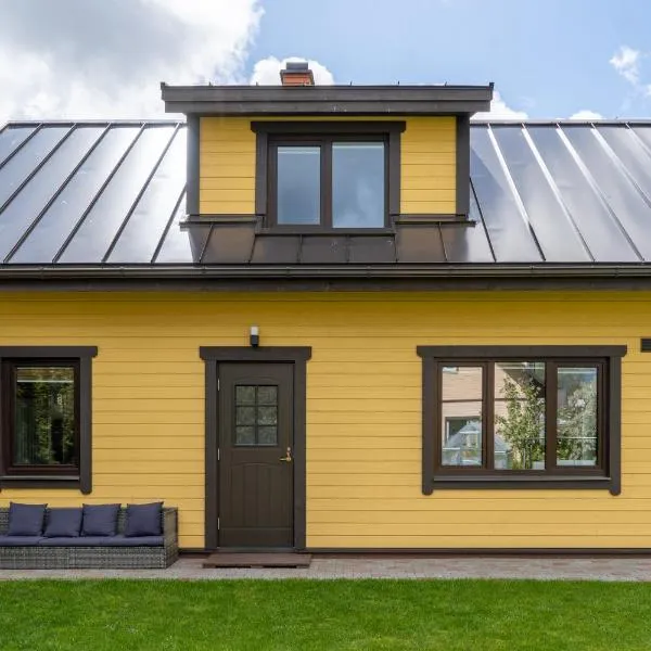 Cosy Family Guesthouse with Sauna and Garden, hotel en Kuressaare