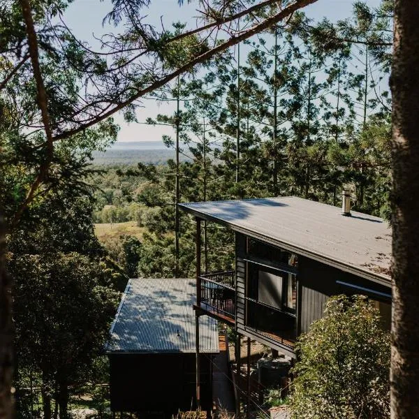 Rainforest Gardens - Luxury Hillside Accomodation with Views to Bay & Islands โรงแรมในMount Cotton