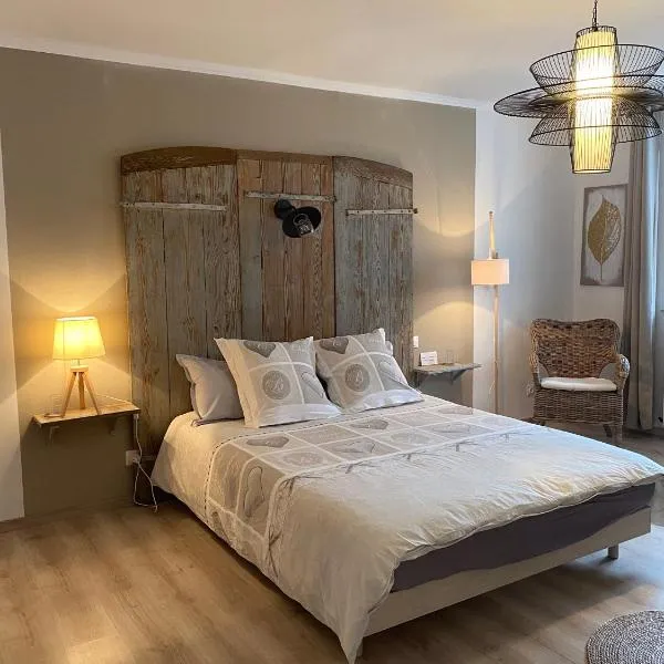 Au P’Tit Cosy, hotell i Lisle-en-Rigault