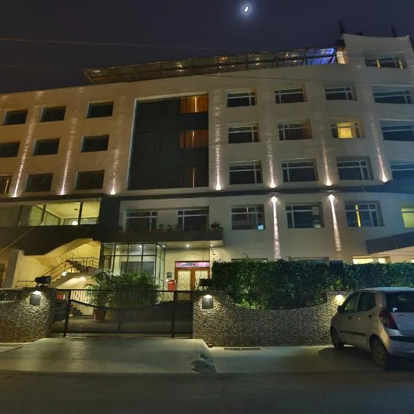 Comfort Inn、Hasanganjのホテル
