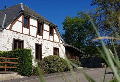 Raidillon - gîte 5 chambres, hotel v destinaci Malmedy