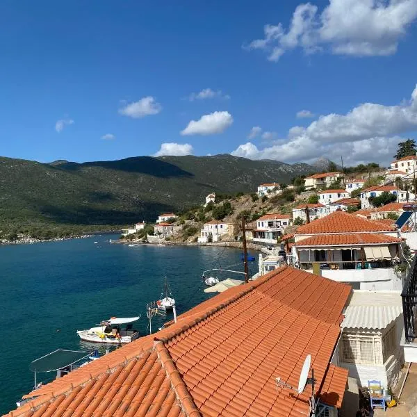 Casa Helen, hotel en Limín Iérakos