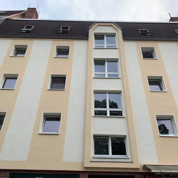 TOP LAGE 2 Zimmerwohnung mit Balkon und bester Aussicht in OG 2 links, hotel in Rostock