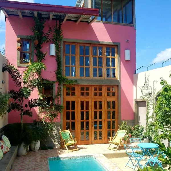 Secret Cottage Granada Nicaragua، فندق في La Laguna