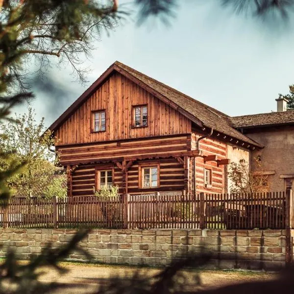 Roubenka u Huvarů, hotel in Dobřeň