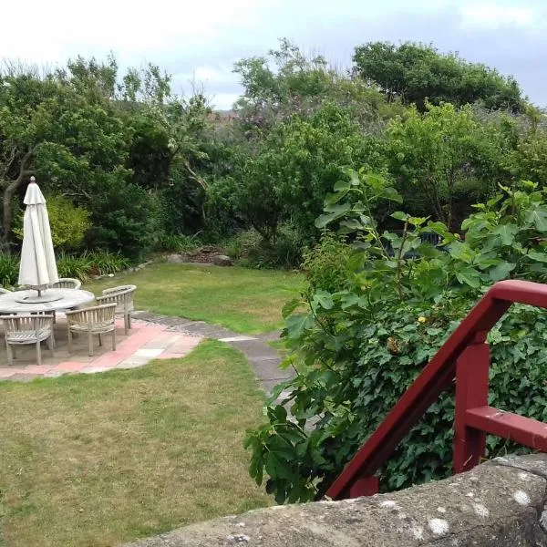 Delfryn Guest Suite, hotel in Haverfordwest