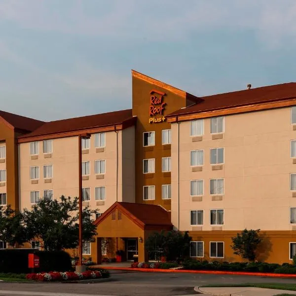 Red Roof PLUS Long Island - Garden City, hotel v destinaci Westbury