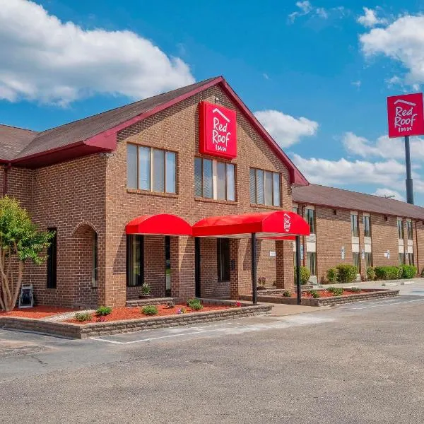 Red Roof Inn Roanoke Rapids، فندق في رونوك رابيدز