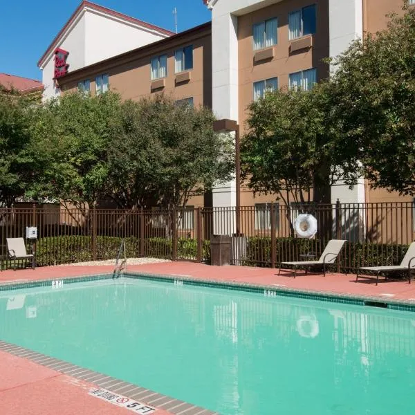 Red Roof Inn PLUS Austin South - Airport, ξενοδοχείο στο Ώστιν