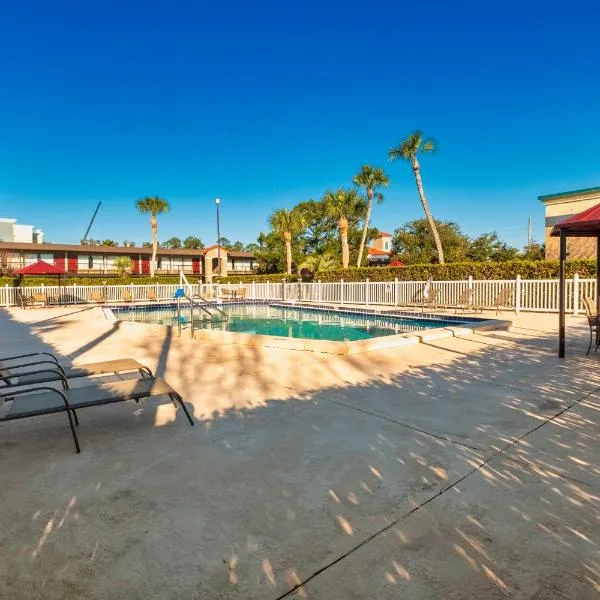 Red Roof Inn PLUS+ St. Augustine، فندق في سانت أوغيستين