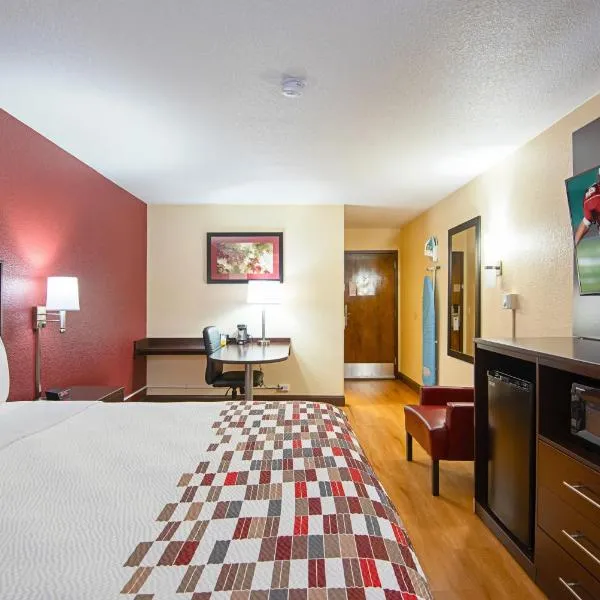 Red Roof Inn Cameron, מלון בקמרון