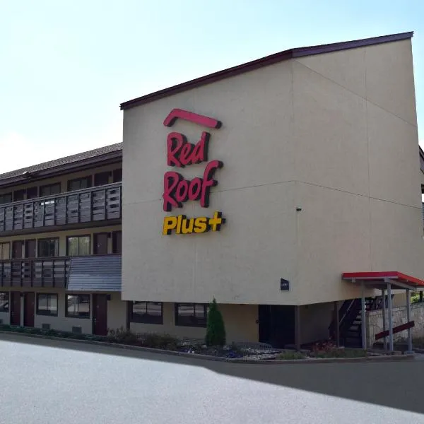 Red Roof Inn PLUS+ Pittsburgh East - Monroeville, hotel in Brackenridge