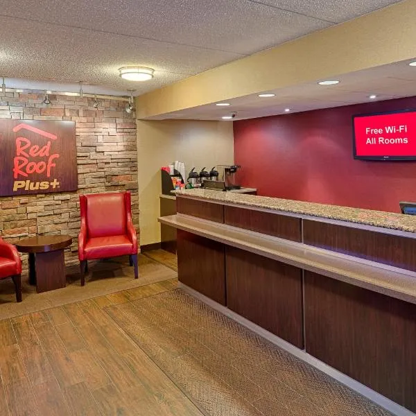 Red Roof Inn PLUS+ Pittsburgh East - Monroeville, hotel em Monroeville