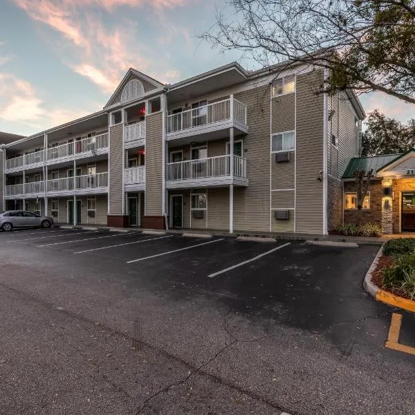 HomeTowne Studios by Red Roof Orlando - Casselberry, Hotel in Orlando