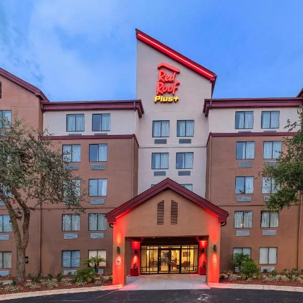 Red Roof Inn PLUS+ Jacksonville – Southpoint, hotel en Carriage Club of Jacksonville Heliport