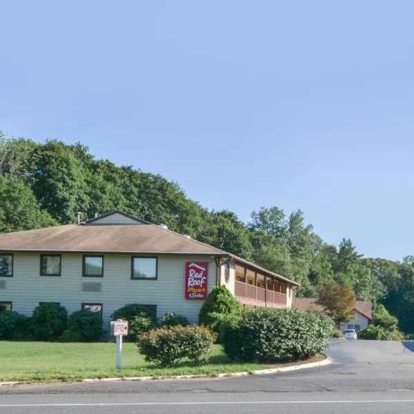 Red Roof Inn PLUS+ & Suites Guilford, hotell i Branford