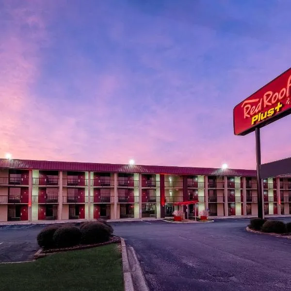 Red Roof Inn PLUS+ Huntsville – Madison, hotel in Madison