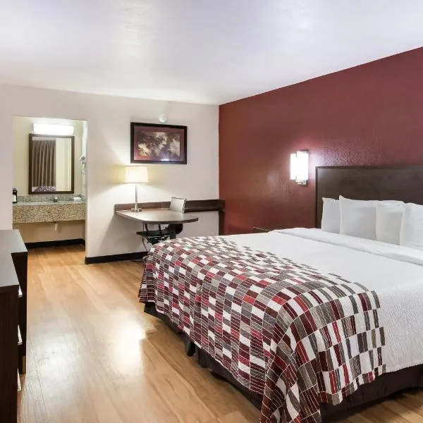 Red Roof Inn & Suites Commerce - Athens, hotel in Commerce